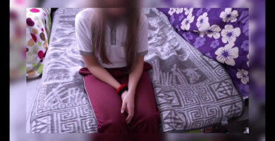 Le Pido a COLEGIALA que se Quite la Ropa para CHUPARLE TODA la COLA!! Se la CHUPO a SOLAS!! Regresó a la Escuela y Vuelve a EXCITARME con su UNIFORME PUESTO!!